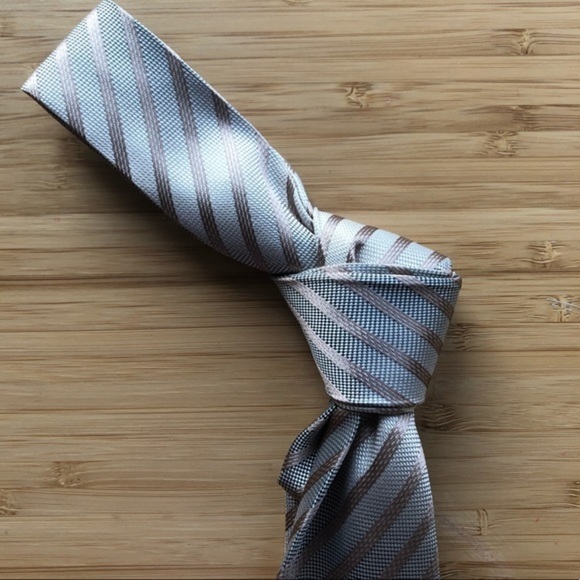Kenneth Cole Silk Tie In Cream/Tan Color - Picture 4 of 6